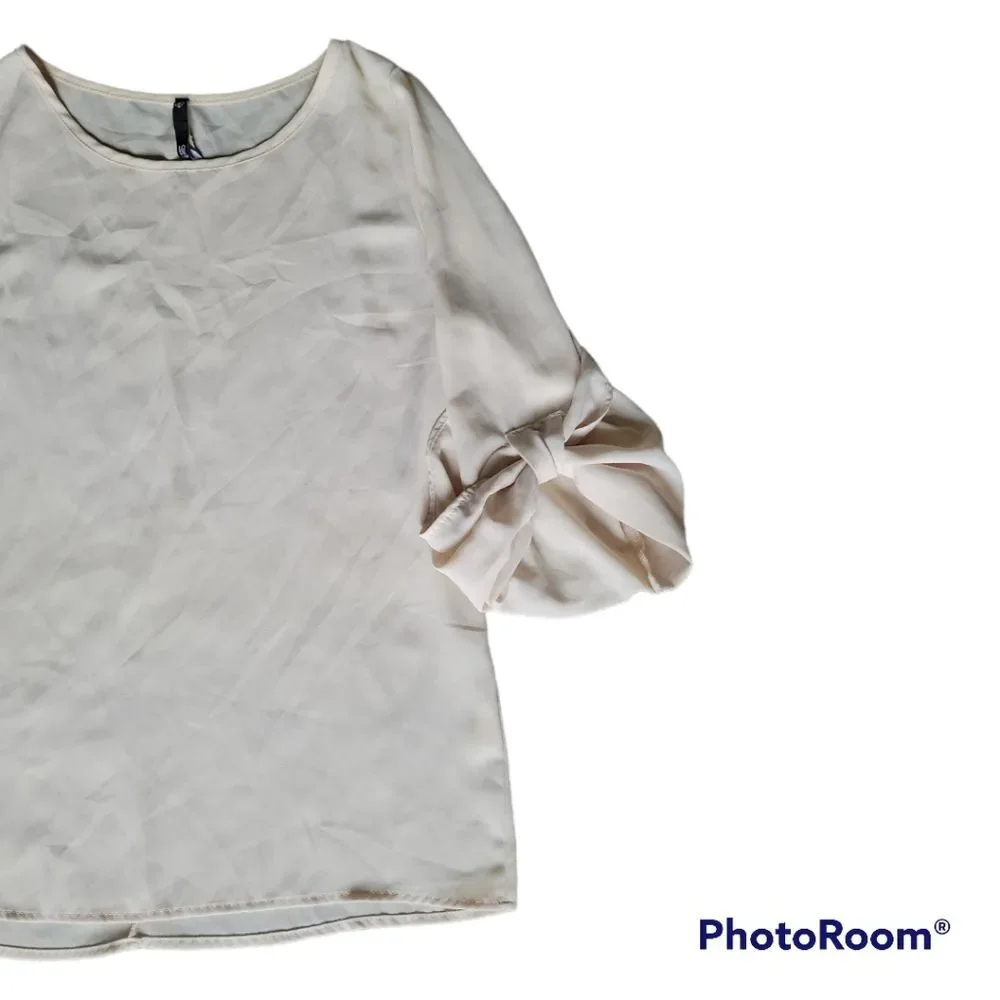 LOVE CULTURE Cream Colored Blouse - M